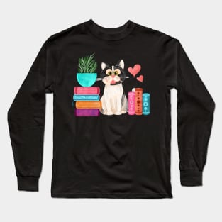 Cute cat and books Long Sleeve T-Shirt